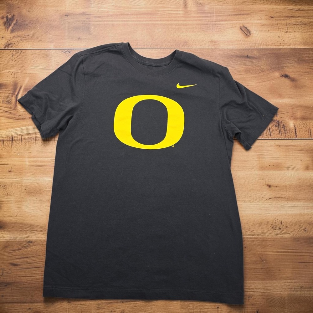 Nike Oregon Ducks T-Shirt Mens Medium Charcoal Grey Yellow Logo Graphic Tee